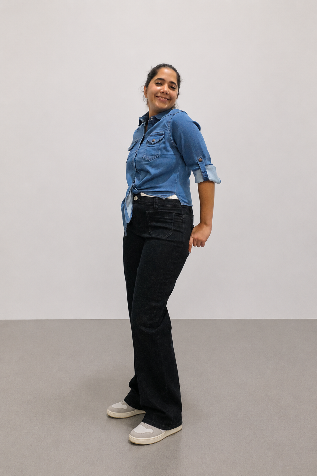 VYKA Camisa larga de mezclilla de manga larga y estilo informal para mujer, adecuada para chaqueta de mezclilla de invierno, estilo vaquero, color azul claro
