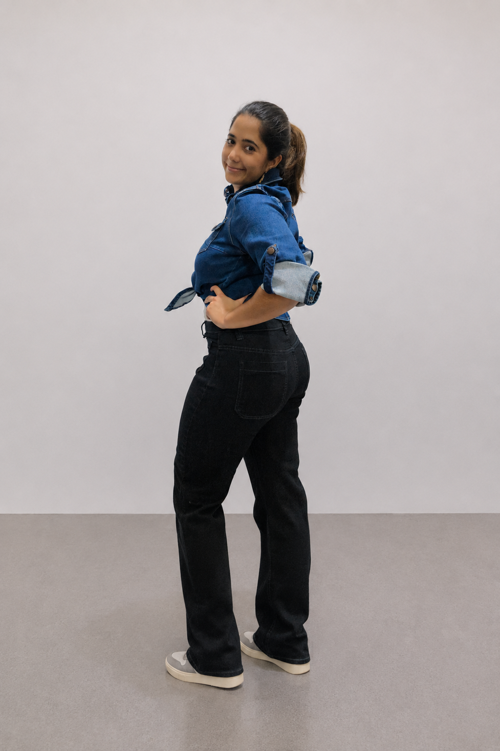 VYKA Camisa larga de mezclilla de manga larga y estilo informal para mujer, adecuada para chaqueta de mezclilla de invierno, estilo vaquero, color azul marino