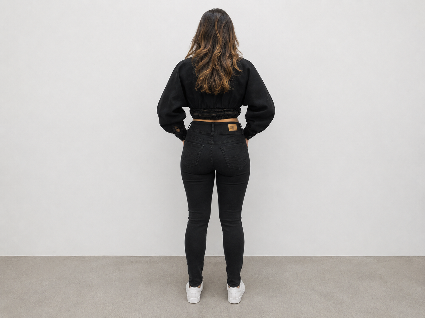VYKA Crop top de mezclilla de manga larga y estilo informal para mujer, adecuada para top de mezclilla de invierno, estilo chic, color negro
