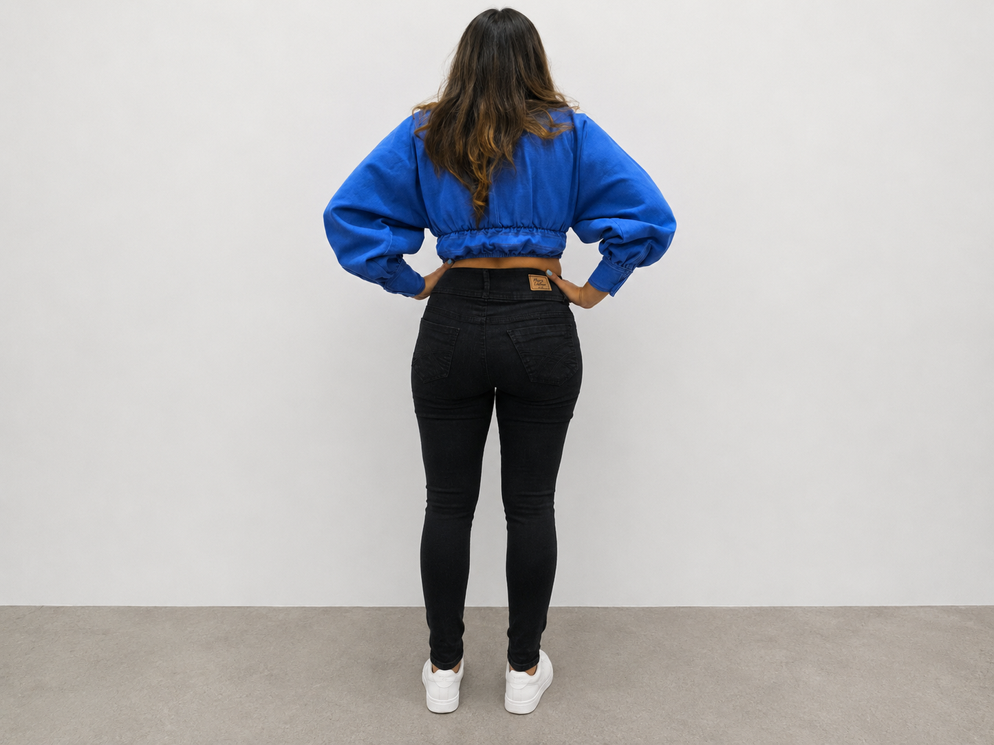 VYKA Crop top de mezclilla de manga larga y estilo informal para mujer, adecuada para top de mezclilla de invierno, estilo chic, color azul claro